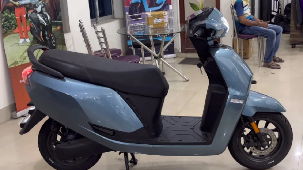 ₹1.20 लाख में लॉन्च हुआ Ampere Nexus 2025 – Electric Scooter की दुनिया में मचाई हलचल