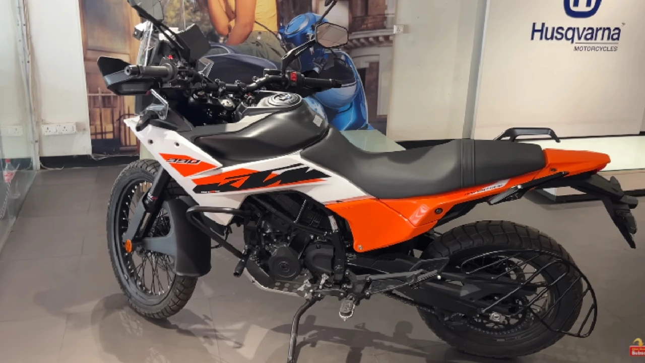 ₹2.90 लाख में आ गई 2025 KTM 390 Adventure! रेंज, फीचर्स और दमदार राइड का जबरदस्त मिक्स